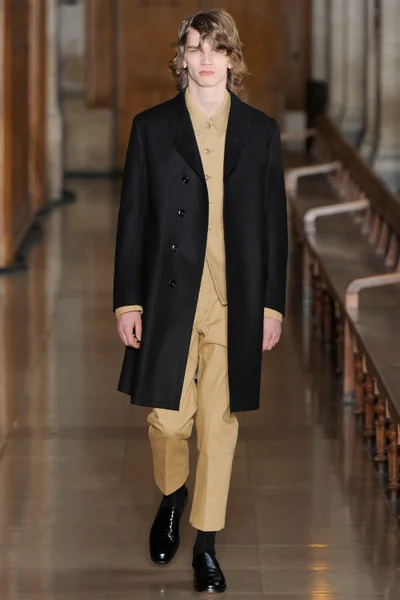 Look 15
